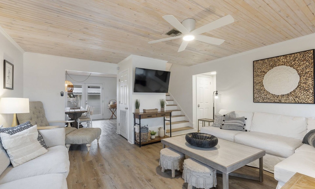 Kiska Beach House | 2 Blocks From Beach. Pet Friendly!