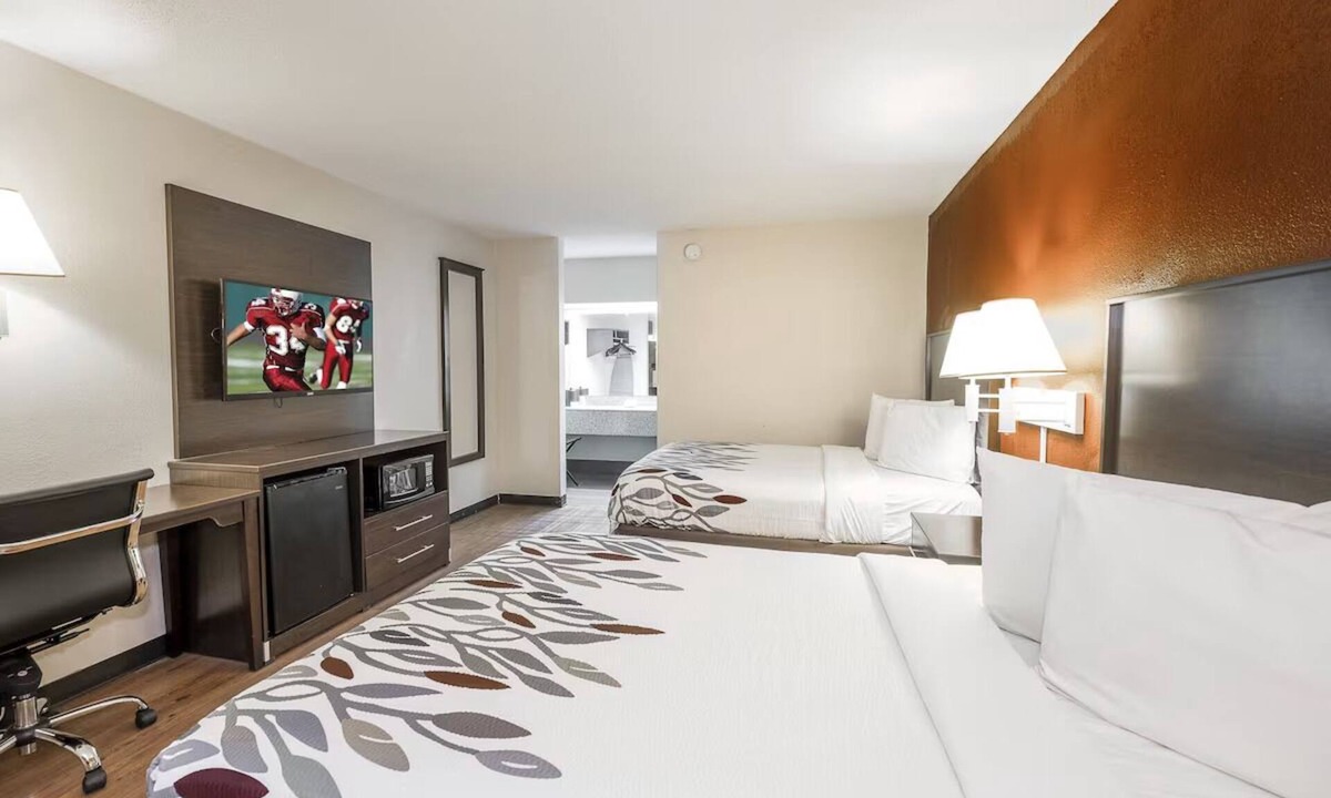 Walterboro Hotel | 2 Charming Well-Equipped Rooms Near Walterboro Wildlife Sanctuary