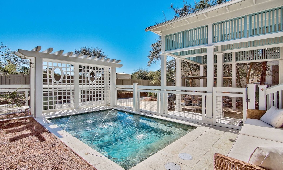Watercolor House | 2 minute walk to the Beach. Private Heated Pool. New 2026 6 Seater Golf Cart.