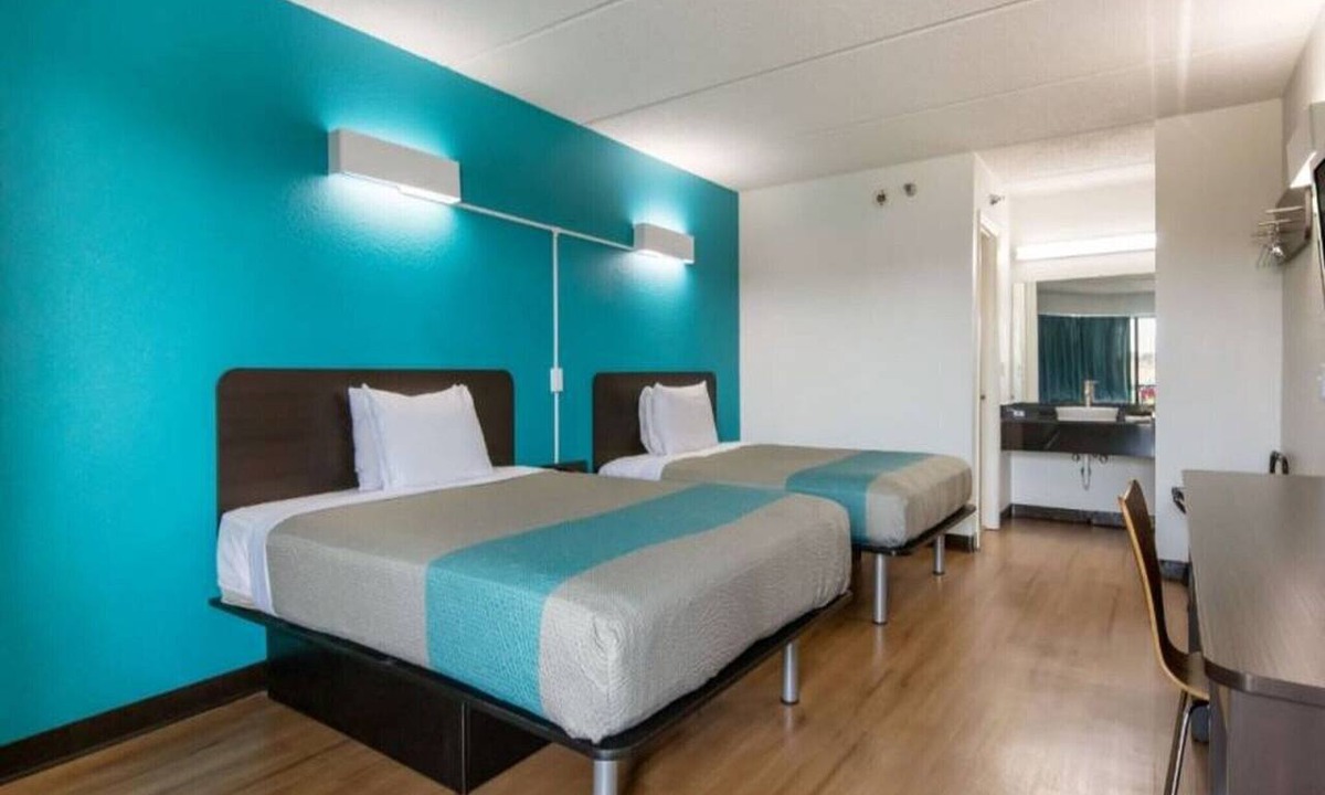 Macon Apartment | 2 Queen Beds | Non-Smoking