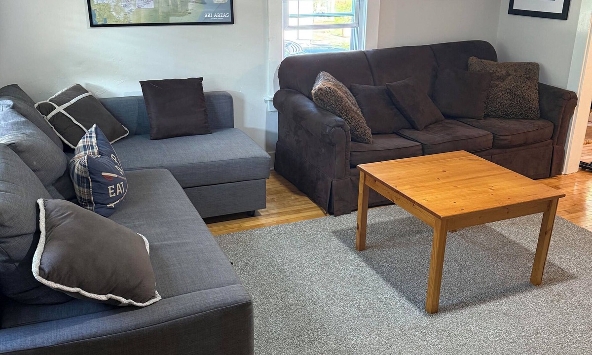 Bridgewater Corners House | 2br duplex 10 minutes to Killington and 10 minutes to Woodstock