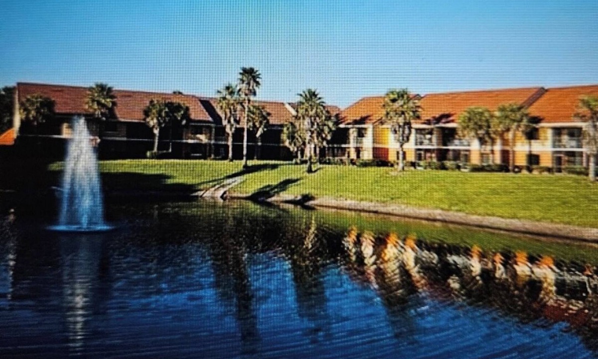 Crestwynd Bay Resort | 2BR Villa, Beautiful heated pool & Jacuzzi! Just minutes from all attractions.