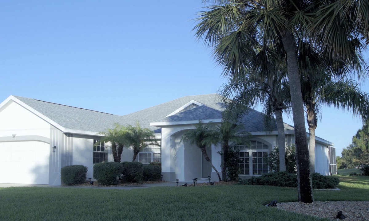 White Marsh House | 3 bed/3 bath with Stunning Lakeview from private pool