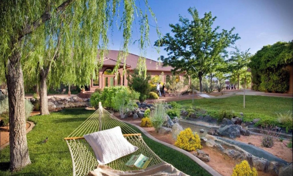 Ivins Villa | 4 Quiet, Relaxing Rooms + Balcony Near Snow Canyon State Park -1.3 miles