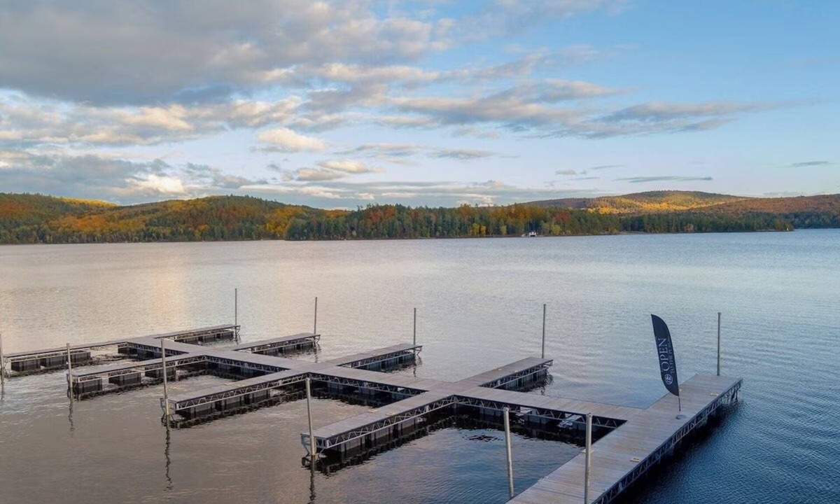 Schroon Lake Hotel | 4 Units | Lakefront Resort | Indoor Pool & Game Room | 0.5mi to Public Beach