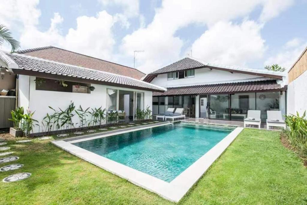 Sunset Road Villa | 4bedrooms villa Seminyak