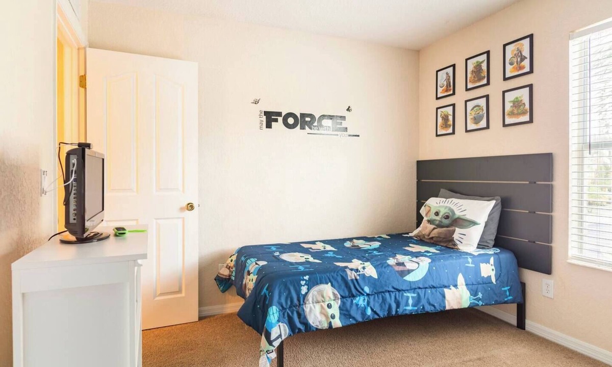 Wellington House | 4BR Family Retreat Resort Amenities & Near Disney!