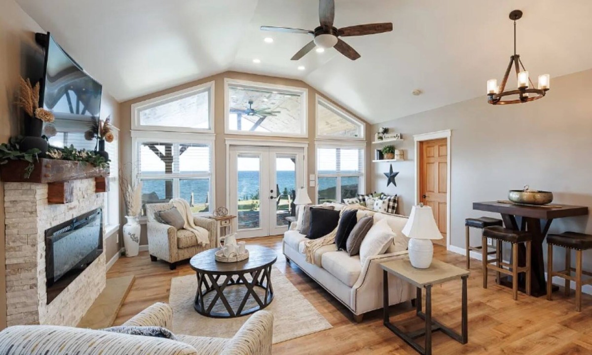 Wolcott House | A peaceful getaway awaits at this beautiful guest house located on Lake Ontario