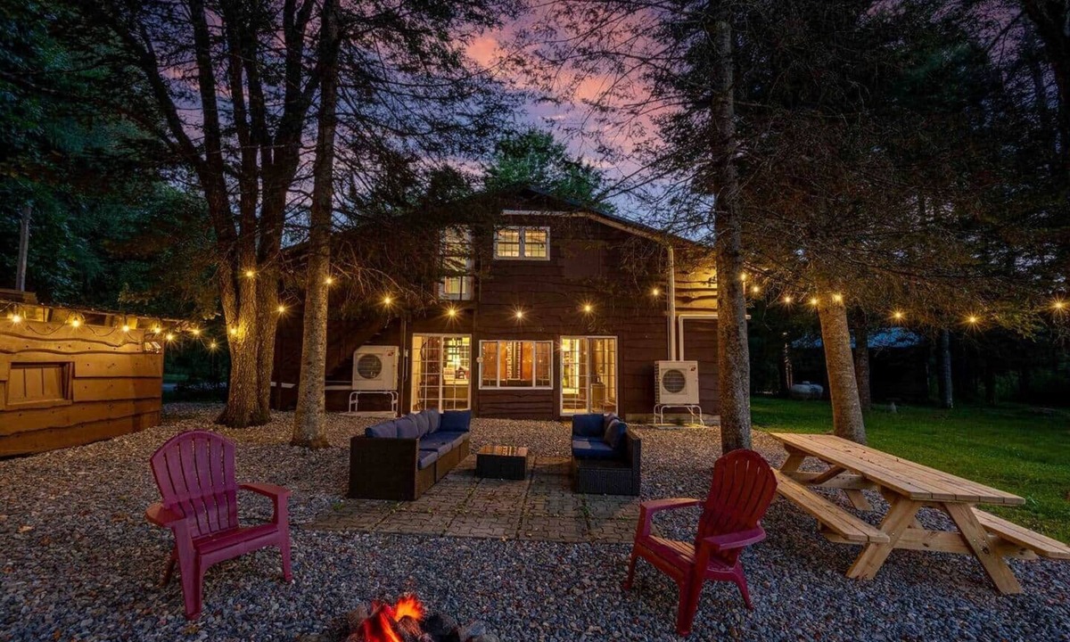 Forestport House | Adirondack Fall Foliage, Private Pond, Kayaks & Fire Pit – Near Old Forge, Dogs