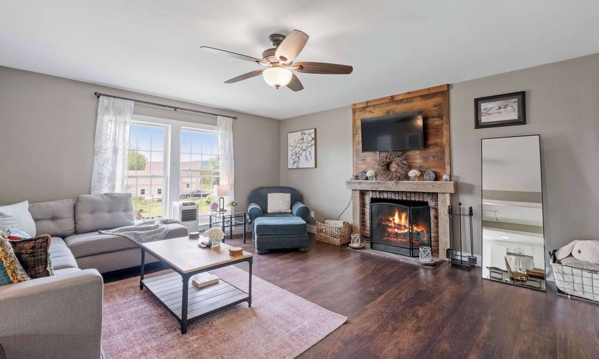 East Andover House | Adventure Basecamp | Hot Tub + Lake Access