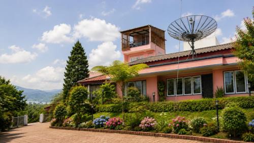 Ambarawa Villa | Bandungan Grand Family Villa Panoramic Mountain Views