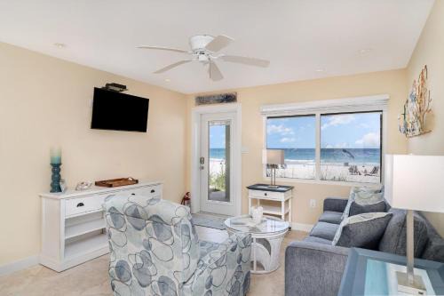 Bradenton Beach Apartment | Beach Front Villa - Right On The Beach!