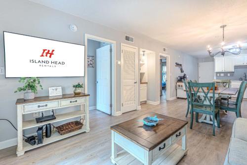 Palmetto Dunes Apartment | Beachfront Resort Villa Pool Steps to the Sand