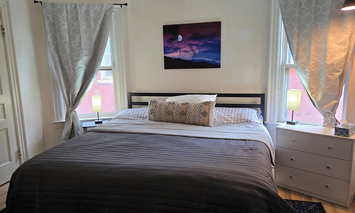 Niagara Falls House | Beautiful 3-Bedroom Home in Niagara Falls, New York