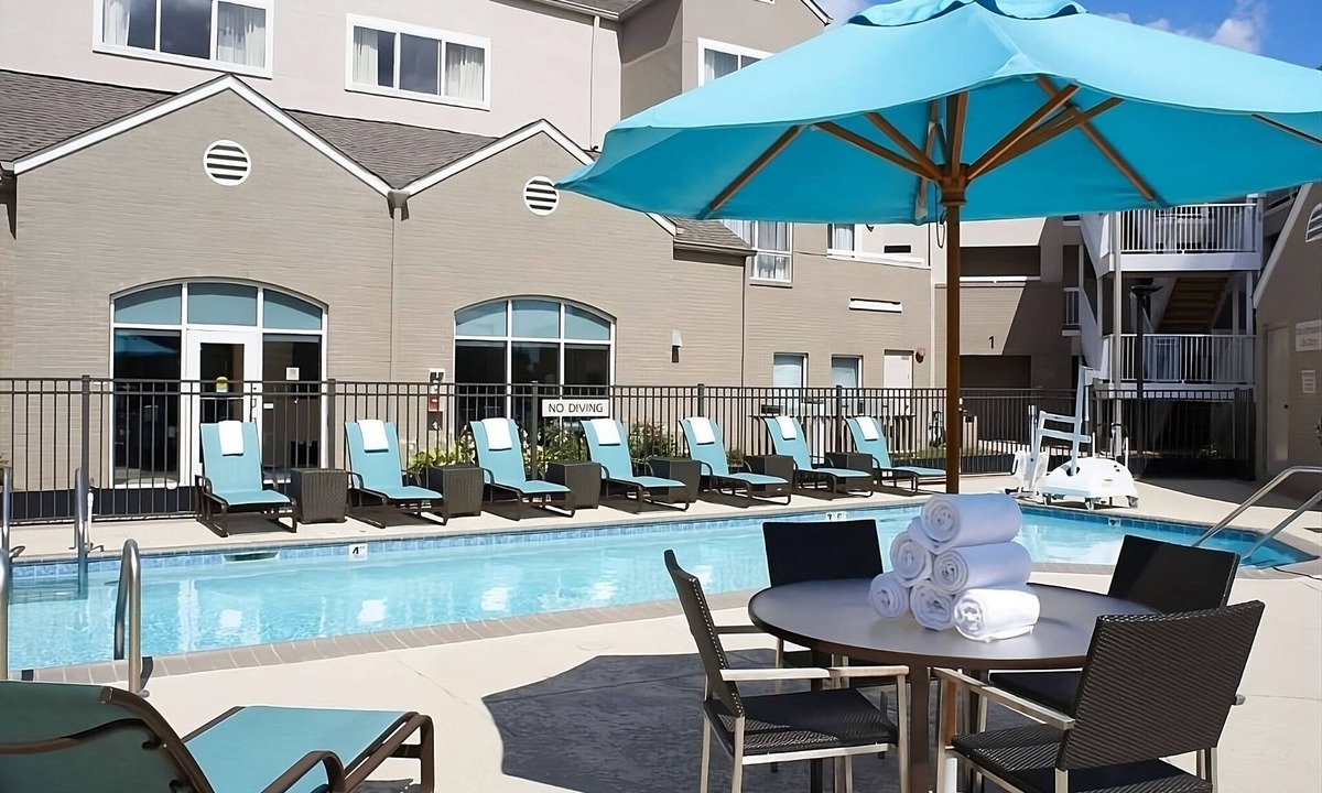 Warren Hotel | Best Value, Quality Stay! Short Drive to Red Oaks Waterpark, w/Free Breakfast!