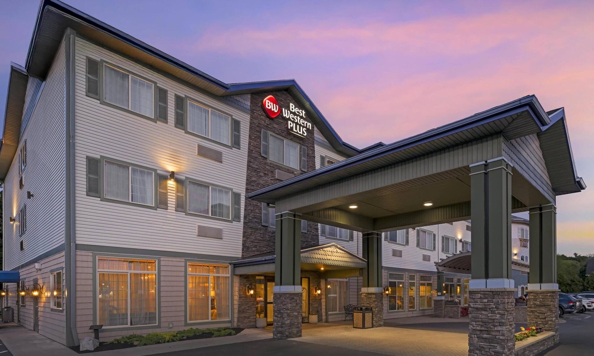 Penn Yan Hotel | Best Western Plus Vineyard Inn & Suites