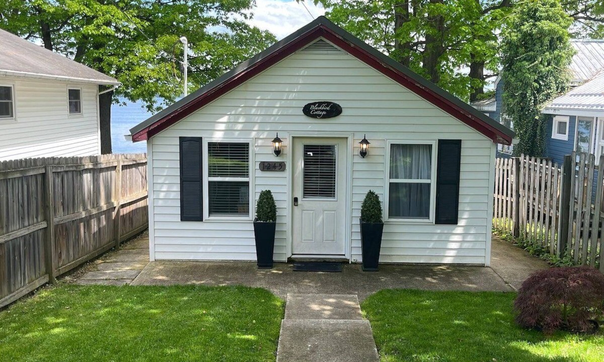 Town of Torrey Cottage | Blackbird Cottage, 2 bed lakefront on Seneca