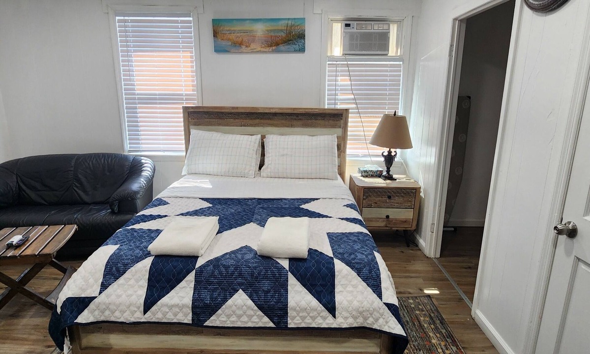 Seward Place Apartment | Charming 1-bedroom apartment in the peaceful area of downtown Schenectady