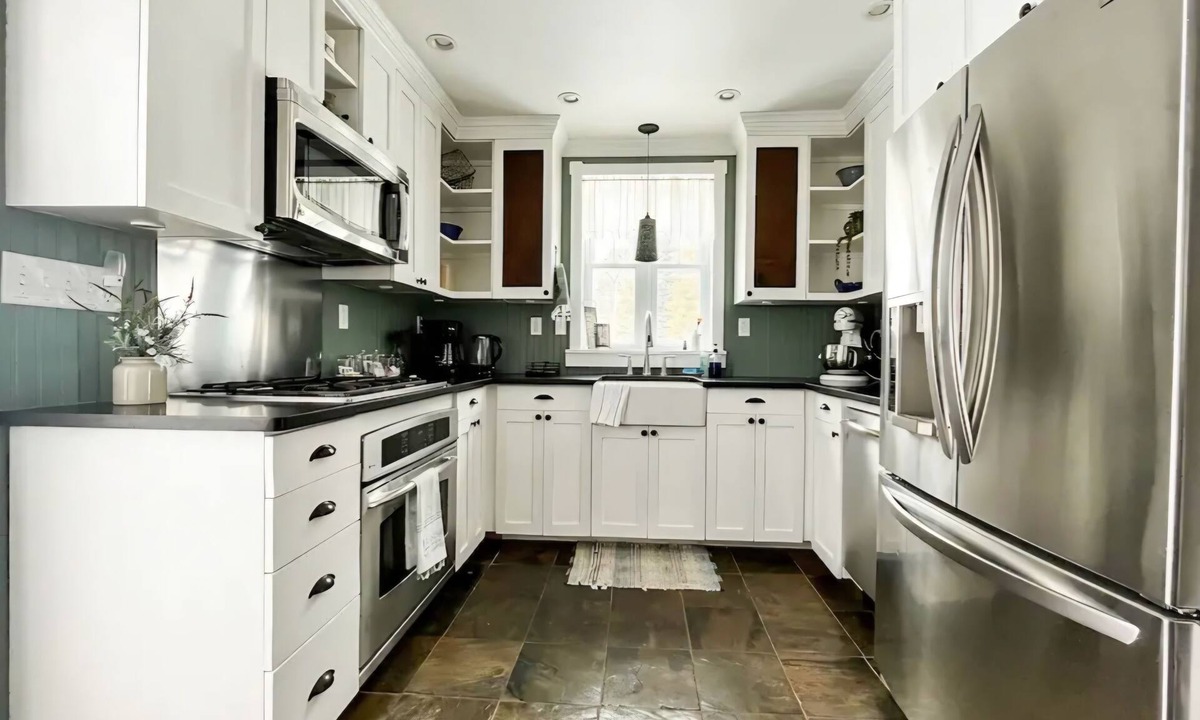 Fultonham House | Charming 3-bedroom farmhouse with AC, WiFi in serene Middleburgh