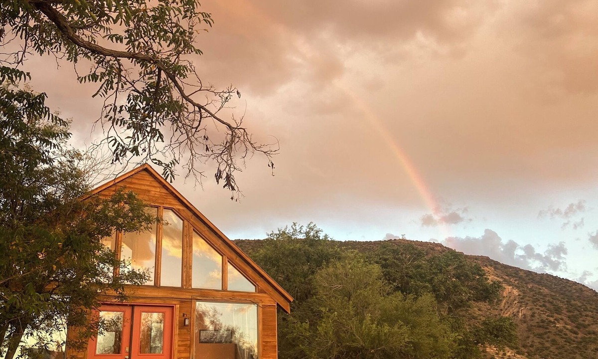 Ojo Caliente Cabin | Charming 3-bedroom cabin with WiFi, AC in peaceful Ojo Caliente