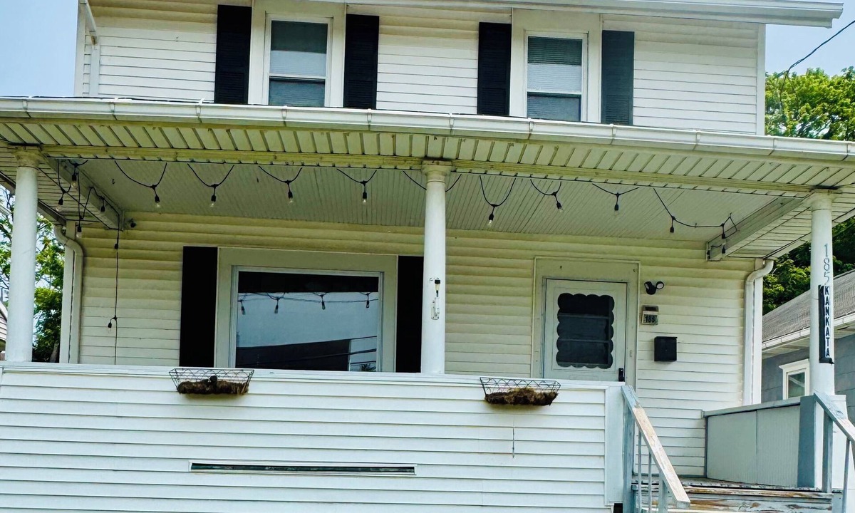 Johnson City House | Charming 3Bedroom Home Comfort & Space for the Whole Family Near BinghUniversity