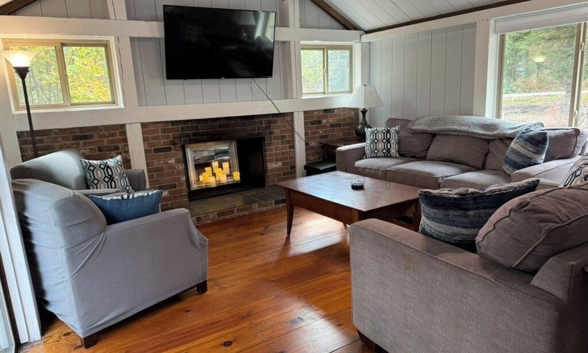 Grantham House | Charming 4-bedroom house in the charming Eastman Community Grantham, NH.