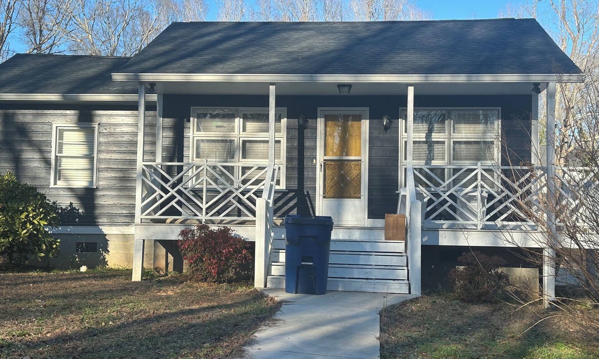 Woodruff House | Charming Home Between Greenville & Spartanburg