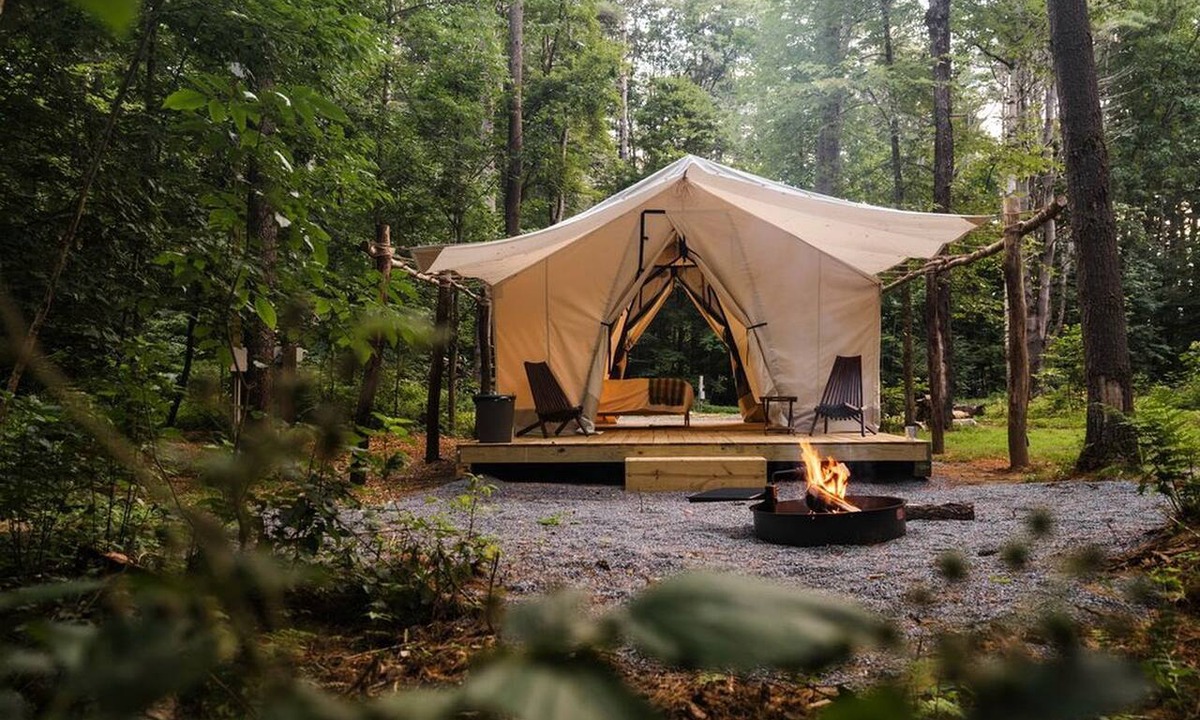 Corinth RV Rental | Classic Safari Tent in the Heart of the Adirondack Wilderness, near Lake George, New York