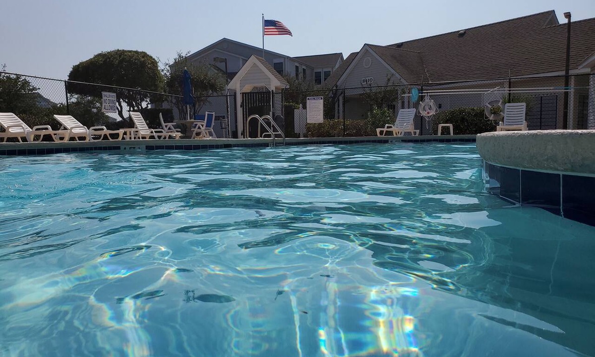 Garden City Condo | Comfortable Condo near Beach, Golf, Myrtle Beach!
