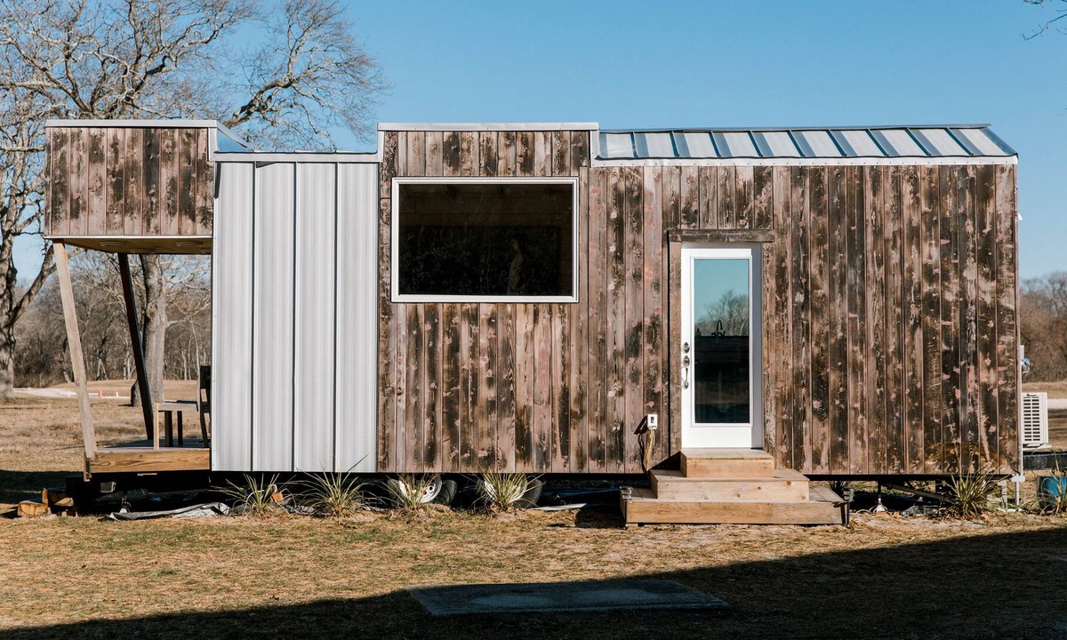 Riverside House | Cozy Custom Built Tiny Home on a 40 acre Artist/Nature Preserve with Lakes
