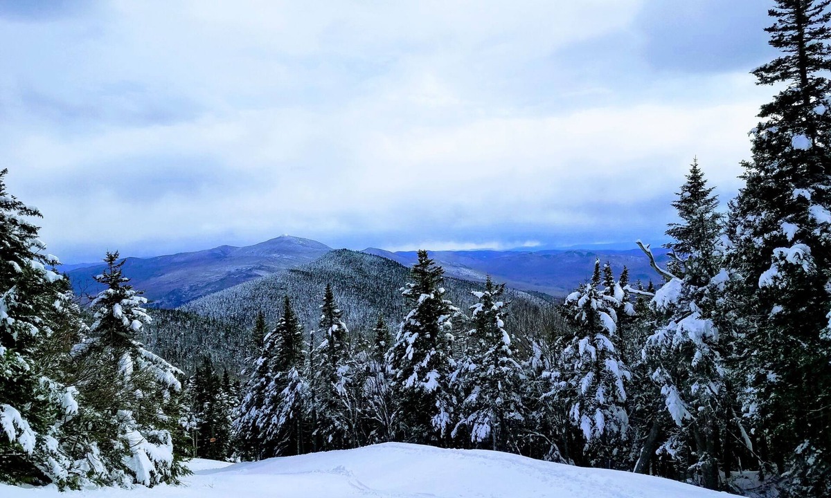 Bolton Valley Condo | Cozy mountain condo on family run ski resort, hiking, biking and more. Pets Ok
