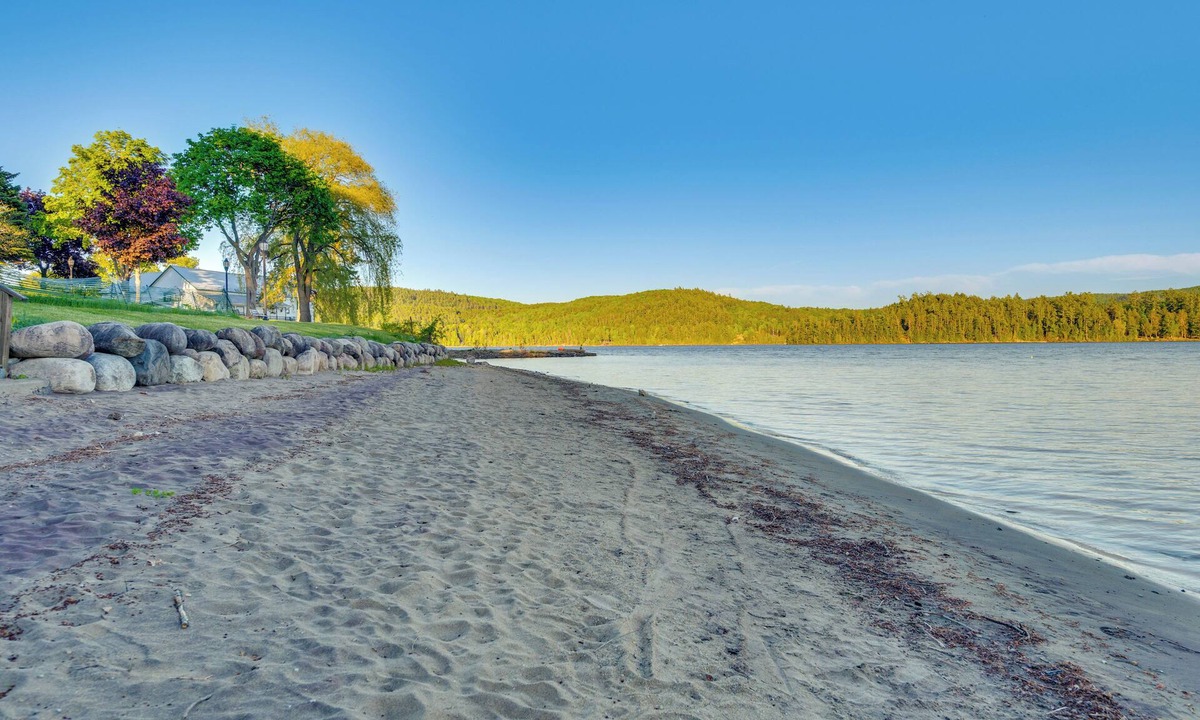 Schroon Lake Apartment | Cozy Room Near Schroon Lake Marina, Town & Beach!