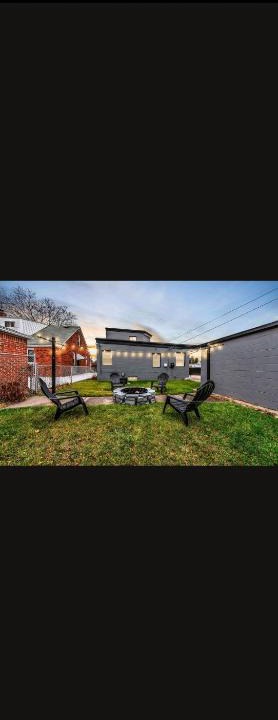 Detroit Villa | Cozy Villa Mini Hotel style
