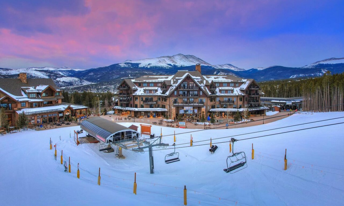 Breckenridge Condo | Crystal Peak Condo | Spectacular Views, Steps To Peak 7, Hot Tubs, and Gondola on-site