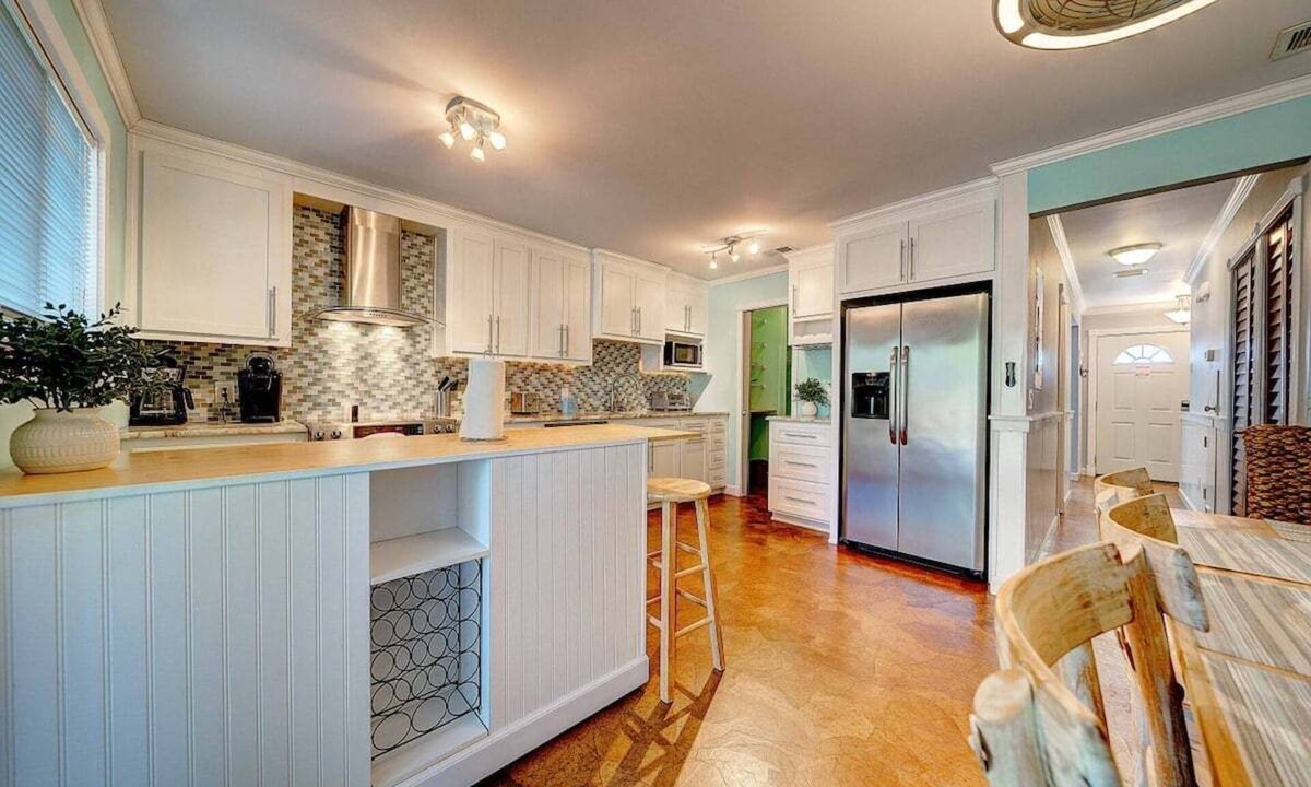 Holiday Beach Villa | Crystal Quarts-Townhome-Close2Beach-Book Now!