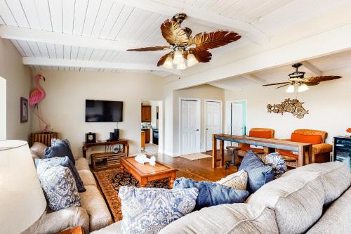 Villa Segunda House | Dog-friendly beach home with expansive deck amazing views & outdoor shower