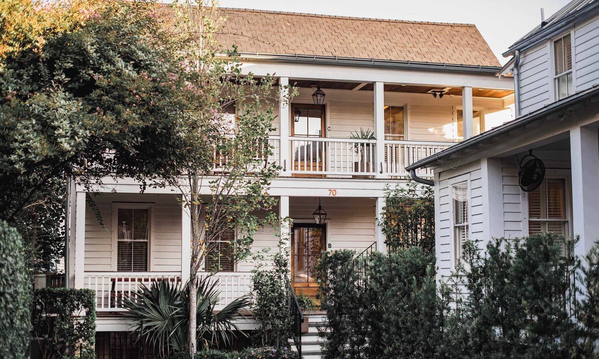 Cannonborough Elliotborough Apartment | Downtown Charleston Luxe 9BR/9BA + Parking
