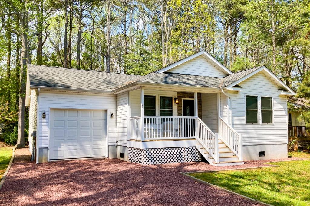 Ocean Pines House | Evergreen Shadow