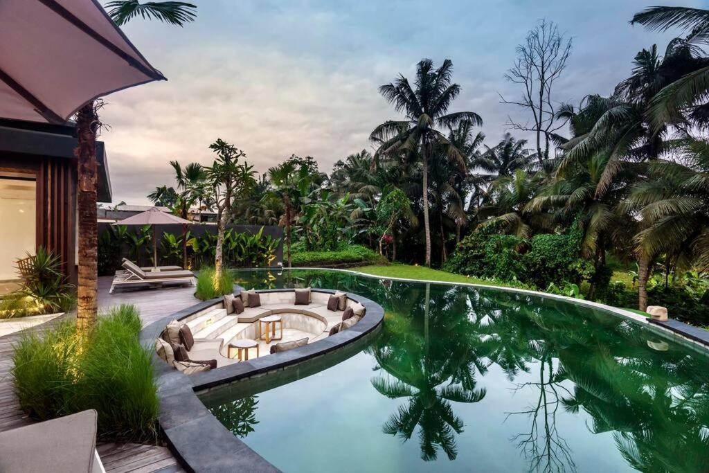 Ubud City-Centre Villa | Exclusive 5 Bdr Dream Villa pool & lush amazing view
