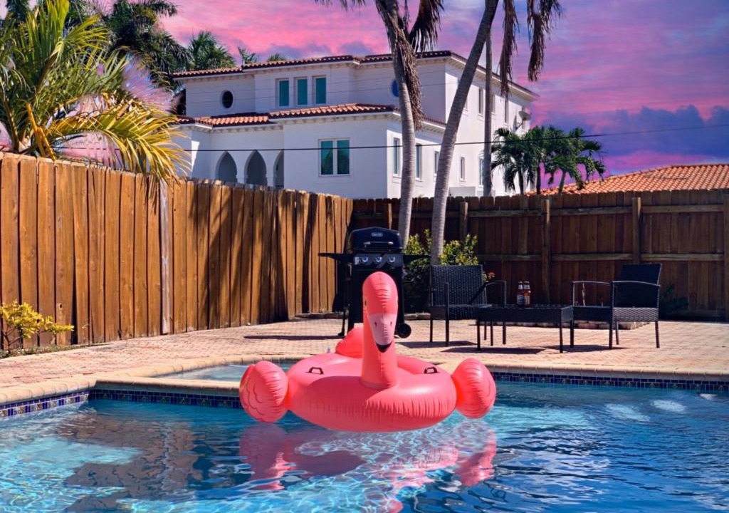 North Bay Village House | -EXCLUSIVE BLUE HOUSE by Stay Sol