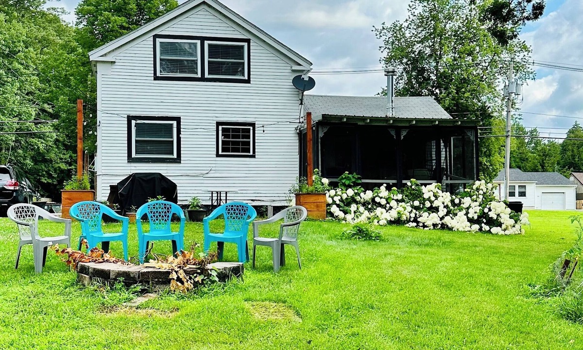 Constantia Cottage | Experience the charm of a rustic lakefront cottage, perfect for year-round fun!