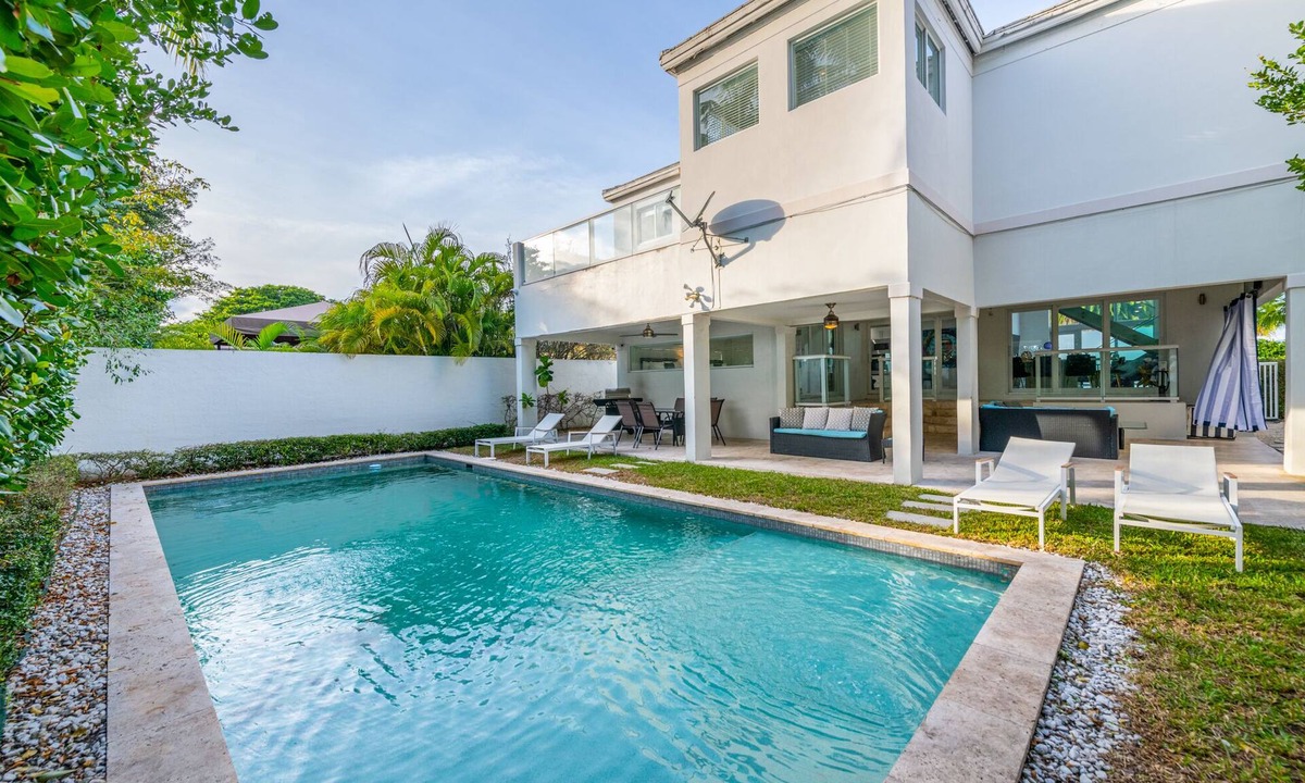 Venetian Islands Villa | Exquisite 6BR/3.5BBTH Villa