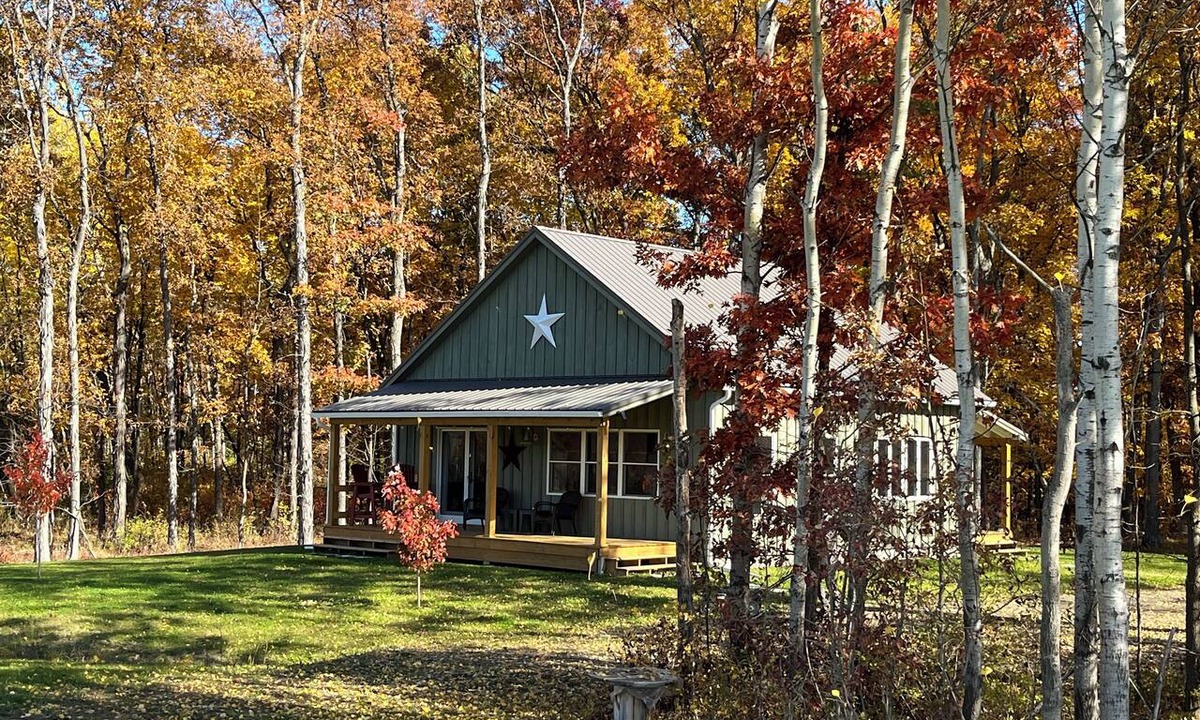 Town of Jerusalem Cottage | Firefly Cottage in the heart of the FingerLakes. Amazing Vineyard views