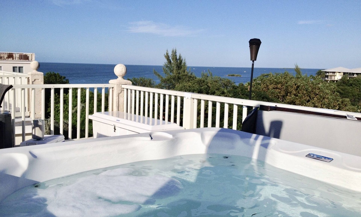 Florida Keys Villa | Florida Keys, private wellness enjoyment with private hot tub and plunge pool