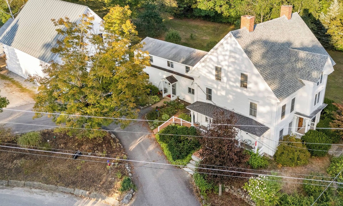East Andover Apartment | Furnished 2-bed/2 bath apartment with AC in Andover near Proctor and Ragged Mt