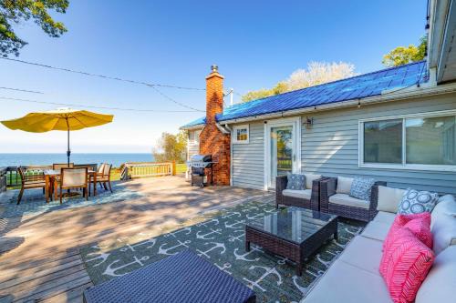 Wilson House | Gateway to Niagara Falls! Home Above Lake Ontario