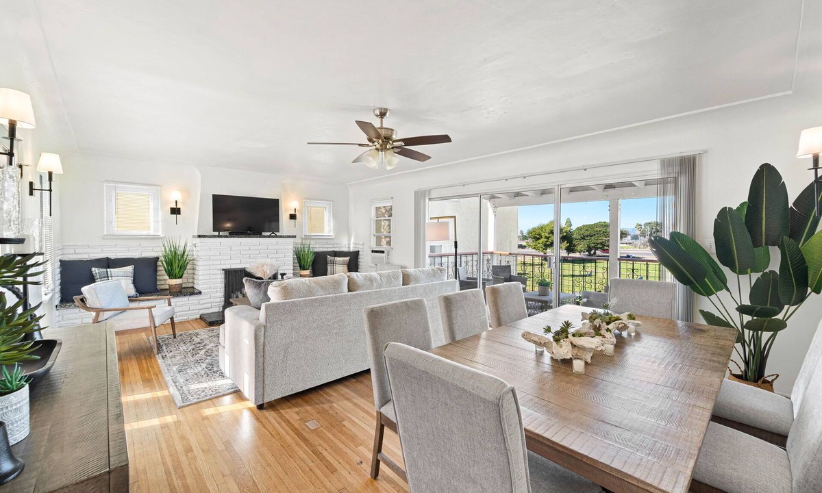 Ocean Beach Villa | Gorgeous Beach Villa - Ocean Views + Sleeps 12!