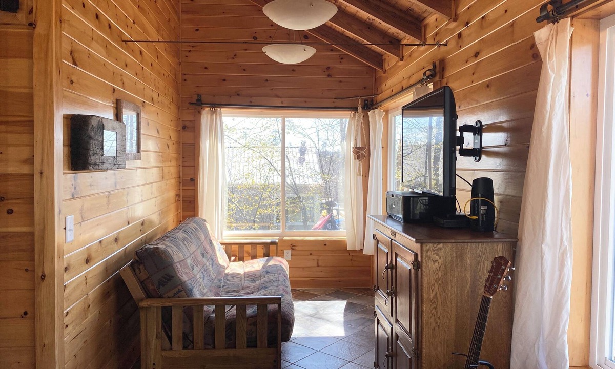 Arcade House | Gorgeous lakefront house in Arcade perfect for a relaxing getaway