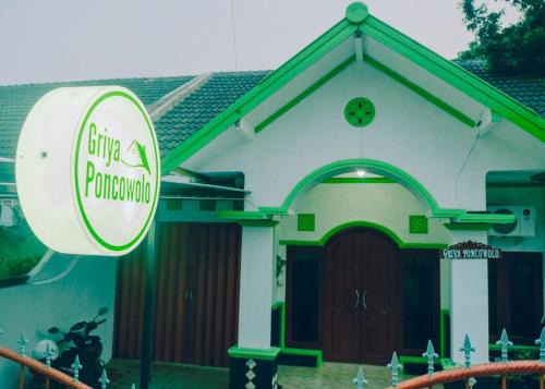 Yogyakarta House | Griyaponcowolo Syariah Full Furnished Family Home in Central Jogja