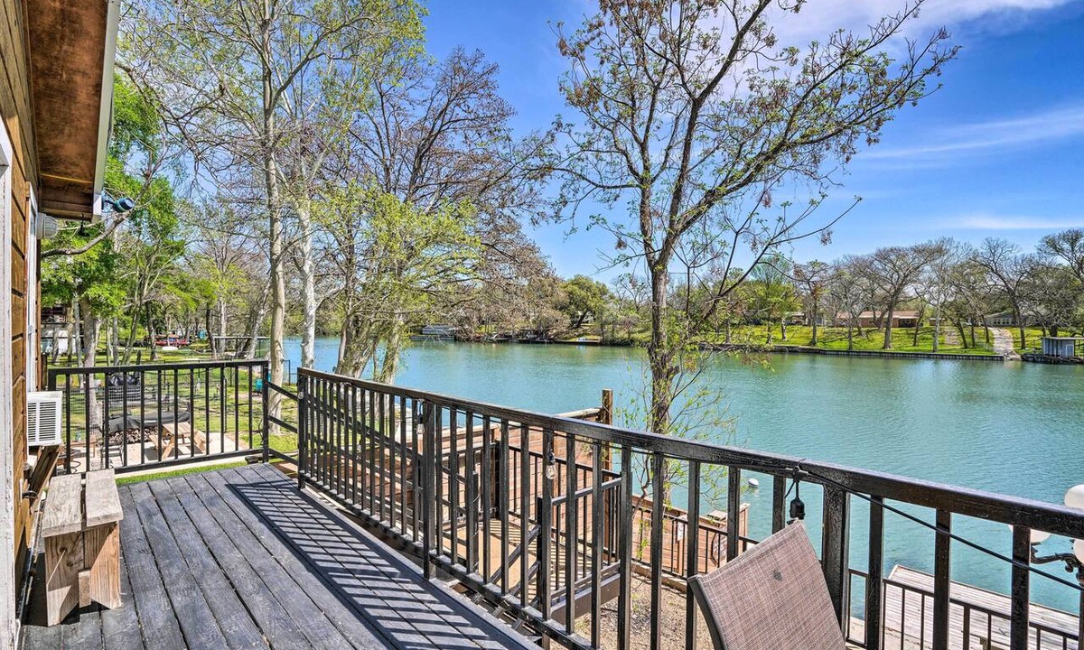 Seguin Apartment | Guadalupe Riverfront Studio w/Private Balcony
